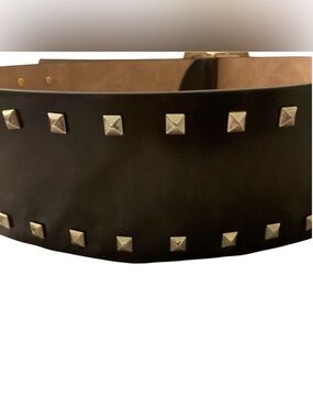 Wide Studded Uterque Leather Belt